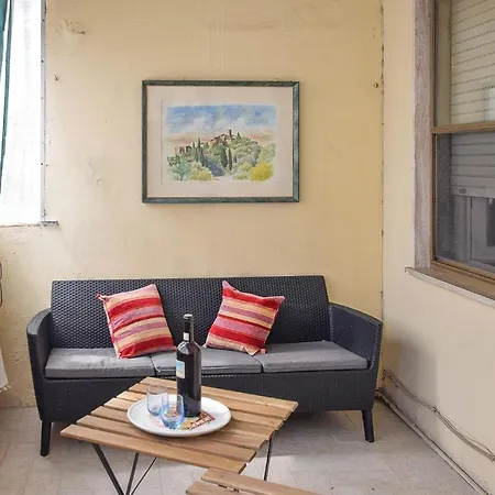 1 Bedroom Stunning In Apartment Vecchiano